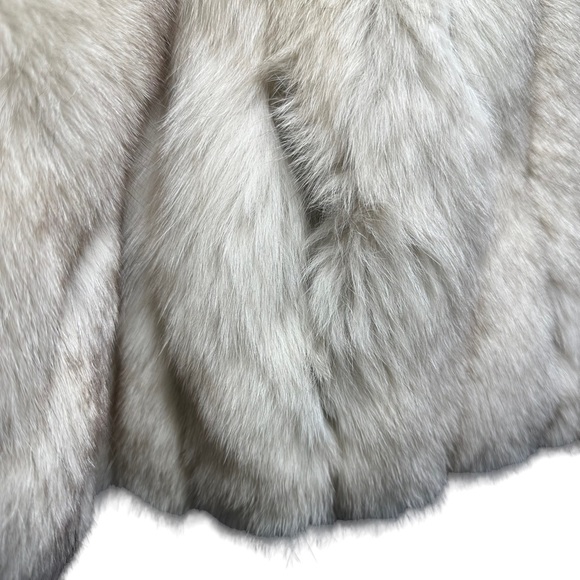 Lichtenstein Women’s FUR COAT With Hat - Picture 4 of 8